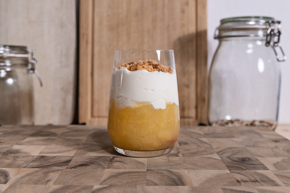 Apfel-Zimt-Dessert im Glas