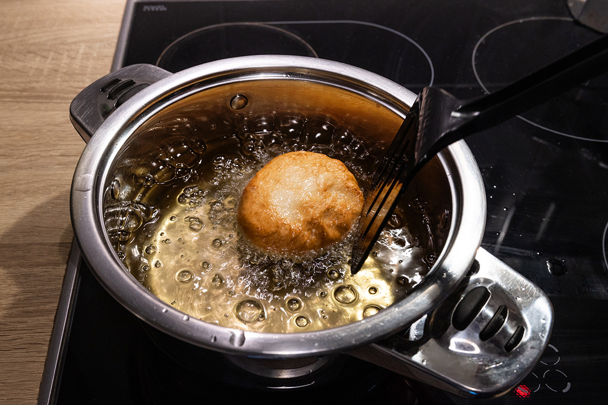 Krapfen backen in Öl