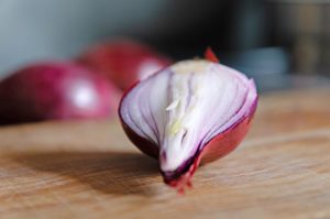 Zwiebeln Schneiden Ohne Weinen – So Einfach Geht’s | Bellendo