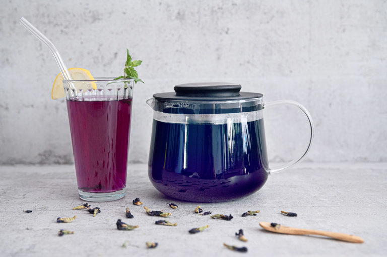 Butterfly Pea Tea Das verbirgt sich hinter dem blauen Wunder!